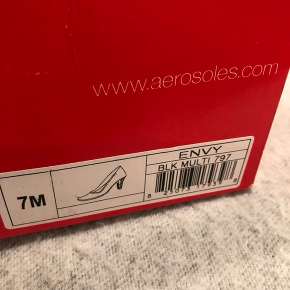 NWT - Aerosoles Black Patent Reptile Textured Heeled Pumps - Picture 14 of 14